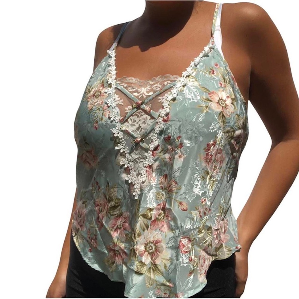 California Dynasty brand, vintage floral top, size large